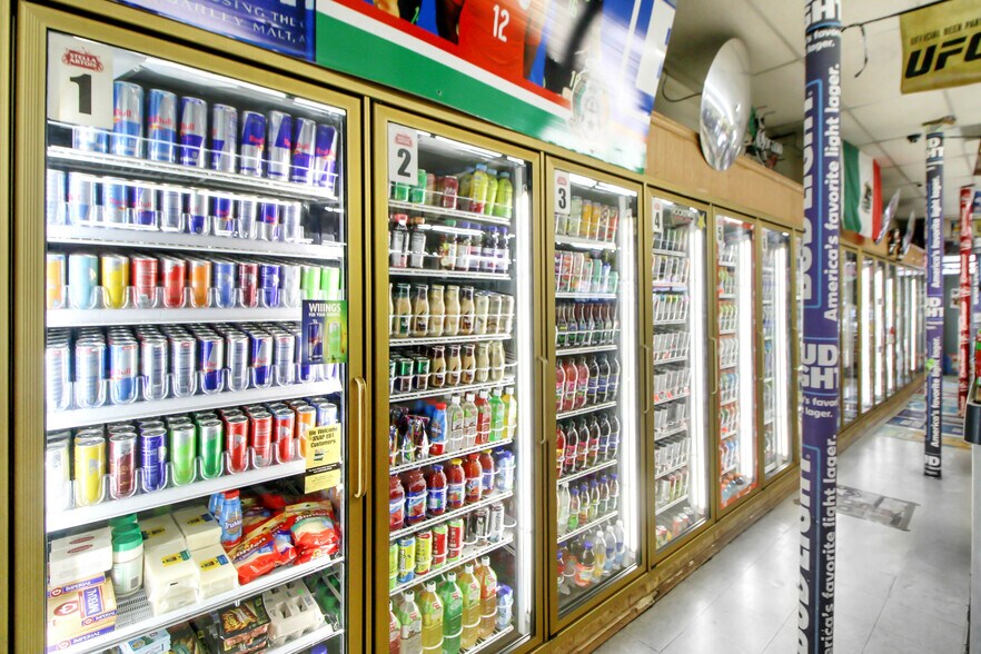 More Photos Of 1710 Lake St, Glendale Convenience Store For Sale