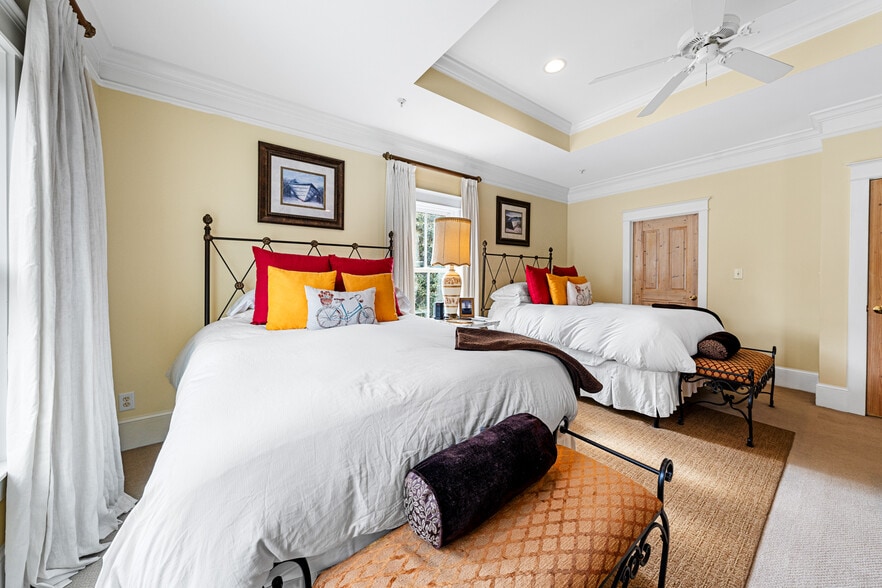 More Photos Of 202 S Mobile St, Fairhope Hospitality For Sale