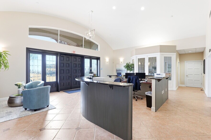More Photos Of 7351 Office Park Pl, Melbourne Office For Sale