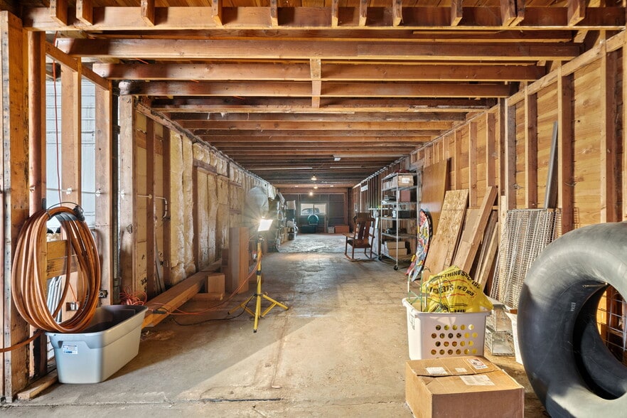 More Photos Of 710 S Lincoln St, Port Angeles General Retail For Sale