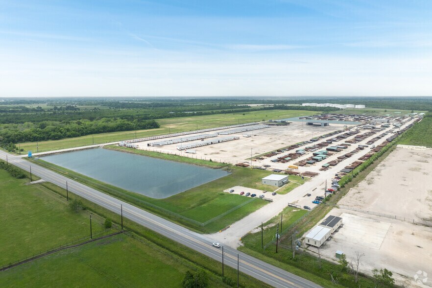 More Photos Of 6421 FM 1942, Baytown Warehouse For Lease