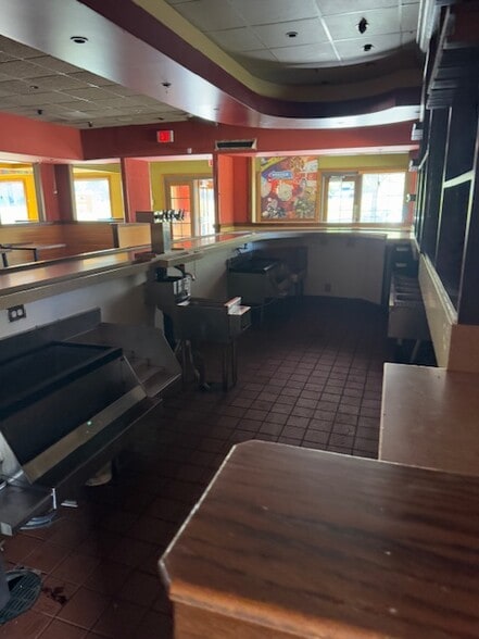 More Photos Of 34 W Main St, Radford Restaurant For Lease