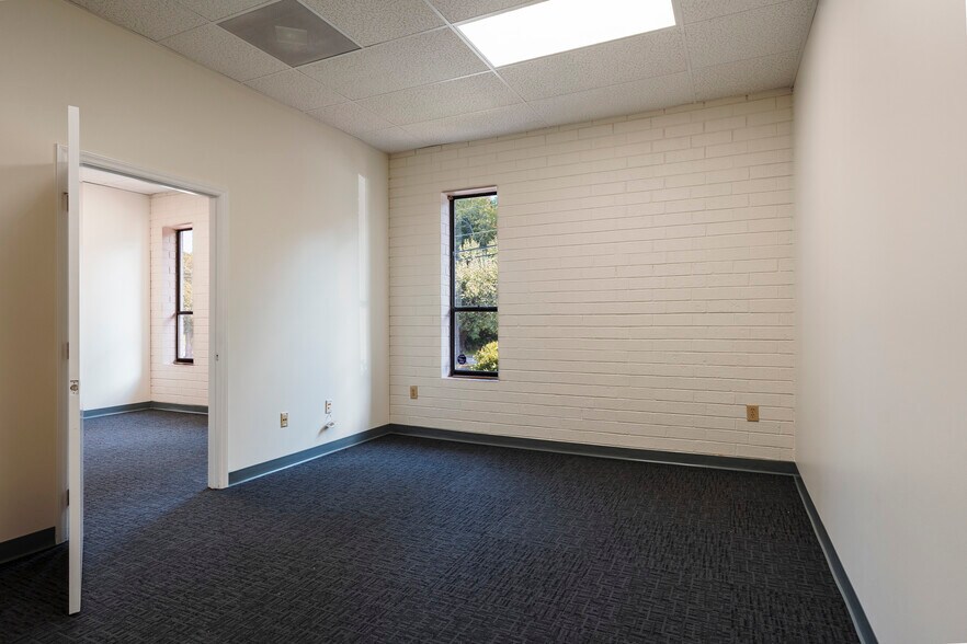 More Photos Of 510 Corliss St, Greensboro Light Manufacturing For Lease