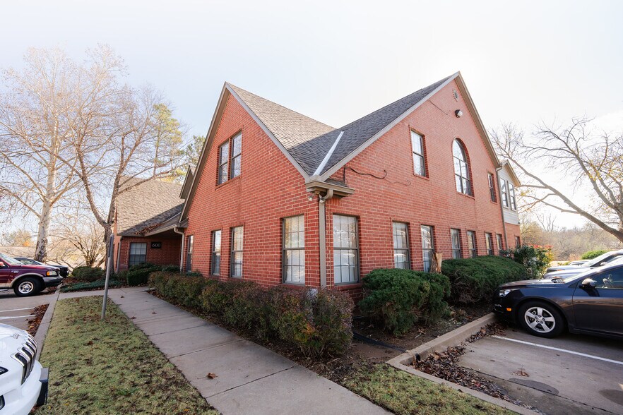 More Photos Of 1900 E 15th St, Edmond Office For Sale