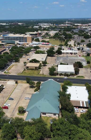 More Photos Of 2010 E Villa Maria Dr, Bryan Office For Lease