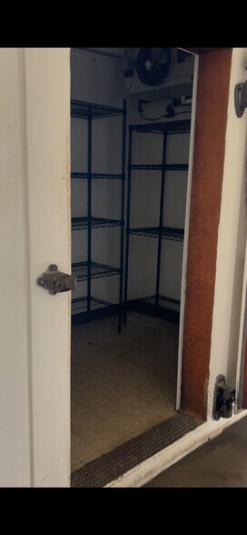 More Photos Of 10052 S Highway 69, Mayer Restaurant For Lease