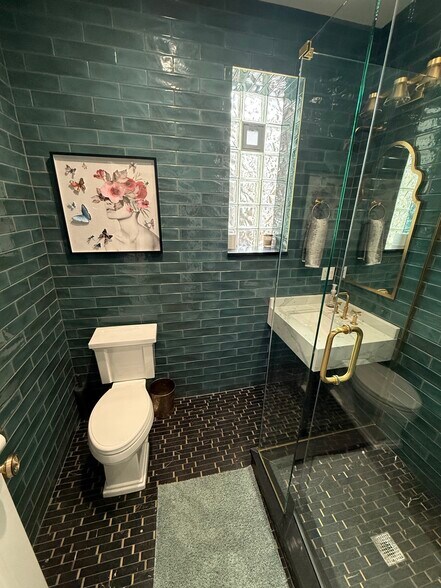 More Photos Of 3912 N Ashland Ave, Chicago Apartments For Sale