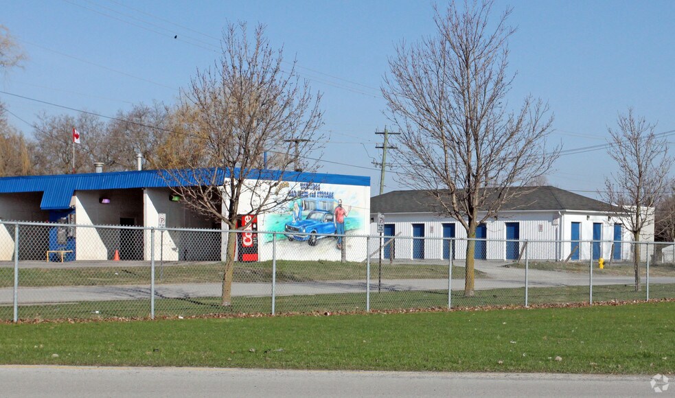 More Photos Of 99 Reach St, Uxbridge Carwash For Sale