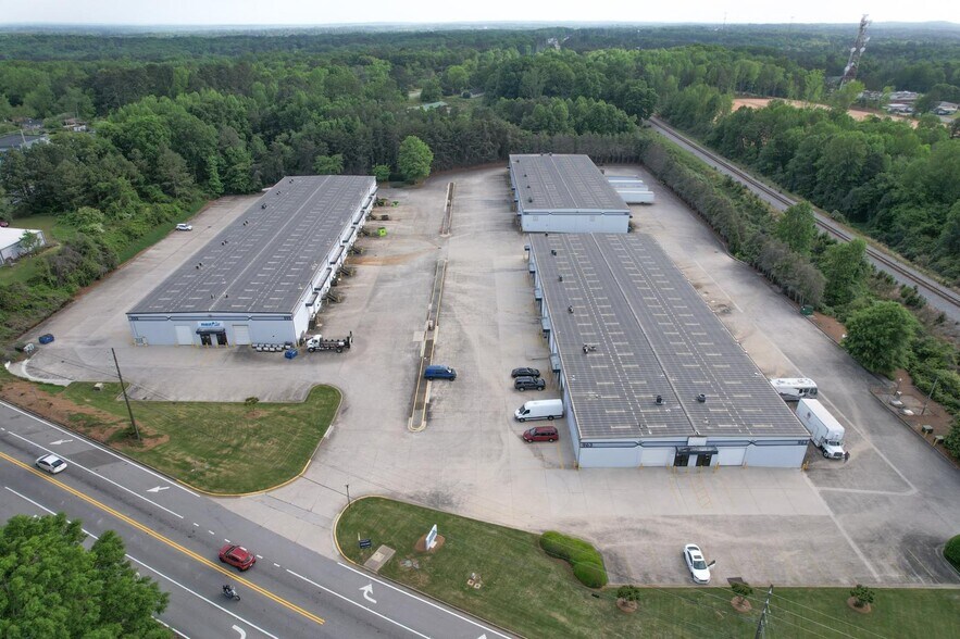 More Photos Of 963 N Burnt Hickory Rd, Douglasville Unknown For Lease