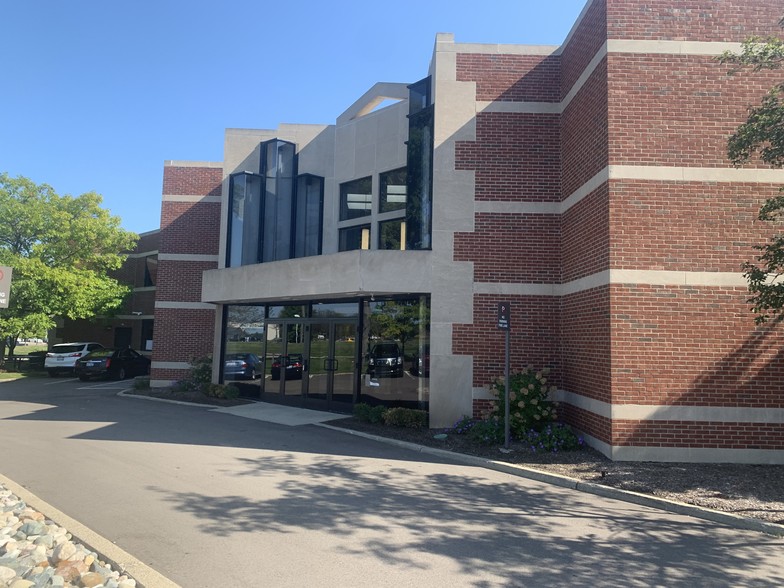 Primary Photo Of 1760 S Telegraph Rd, Bloomfield Hills Office For Lease