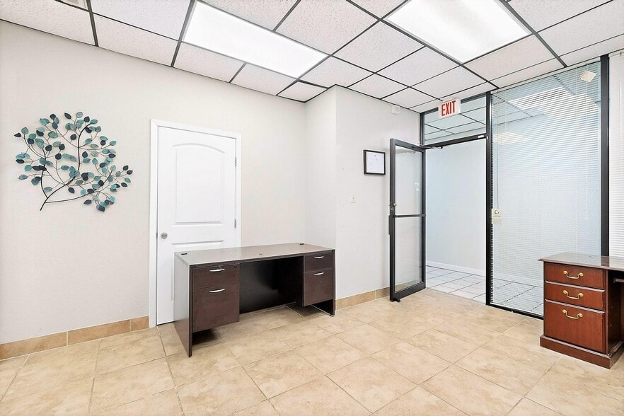 More Photos Of 5755 Rufe Snow Dr, North Richland Hills Office For Lease