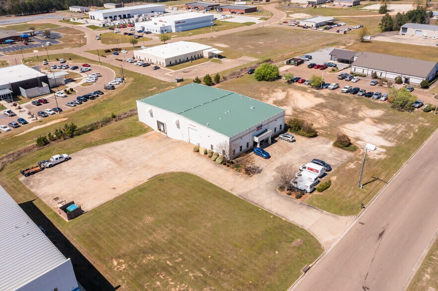 More Photos Of 107 Metroplex Blvd, Jackson Distribution For Lease