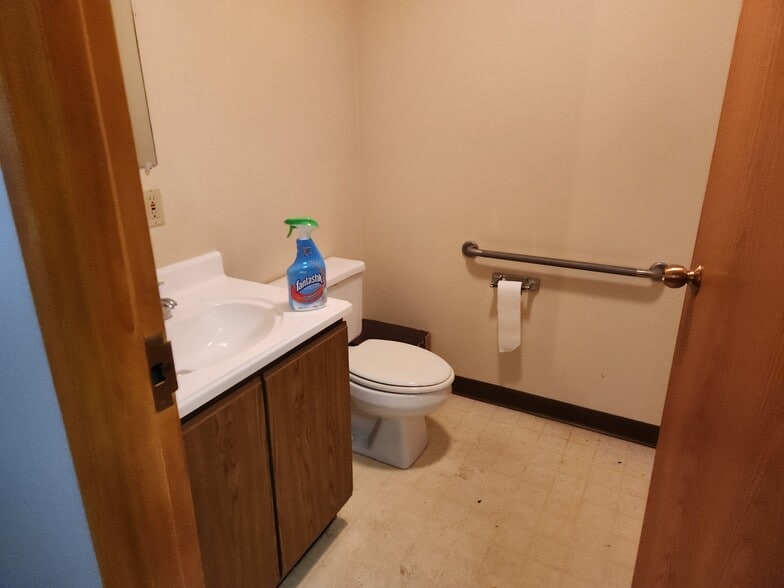 More Photos Of 253-255 Main St, Webster Loft Creative Space For Lease