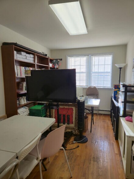 More Photos Of 4324 215th St, Bayside Religious Facility For Lease