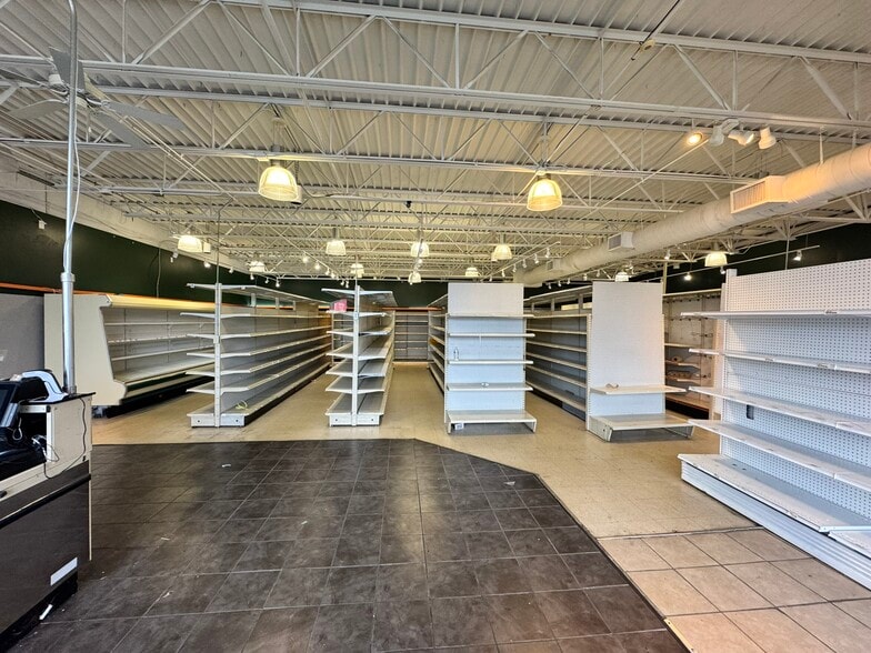 More Photos Of 5930 Fairfield Rd, Oxford Freestanding For Sale