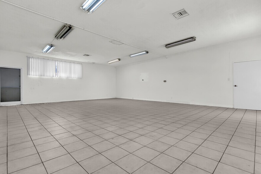 More Photos Of 9707 Flower St, Bellflower Religious Facility For Lease