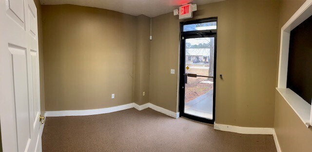 More Photos Of 175 Andrew Dr, Stockbridge Warehouse For Lease