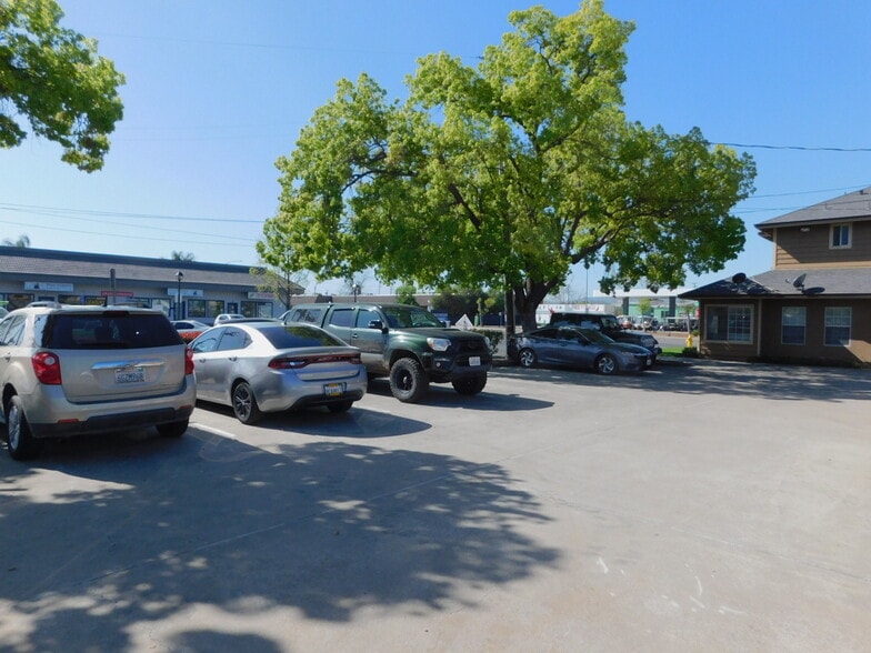 More Photos Of 8290 Brentwood Blvd, Brentwood Office For Lease