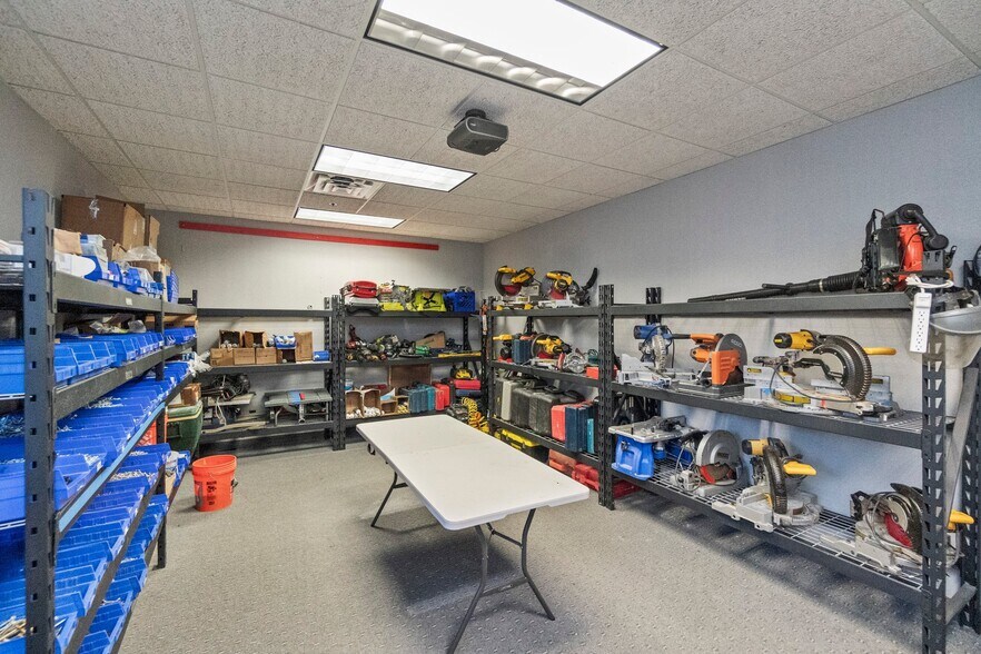 More Photos Of 6 Raritan Rd, Oakland Warehouse For Sale