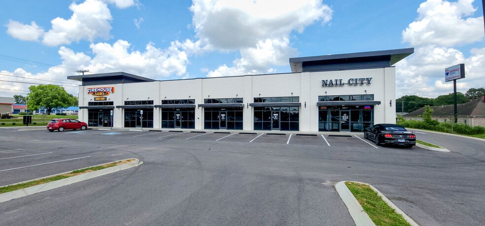 More Photos Of 106 Collier Rd, Clarksville Storefront Retail Office For Lease
