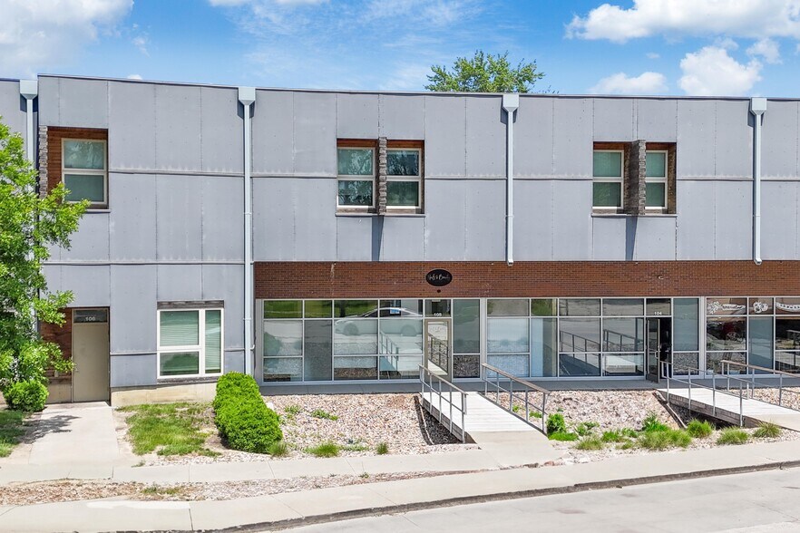 More Photos Of 1938 SE 6th St, Des Moines Apartments For Lease