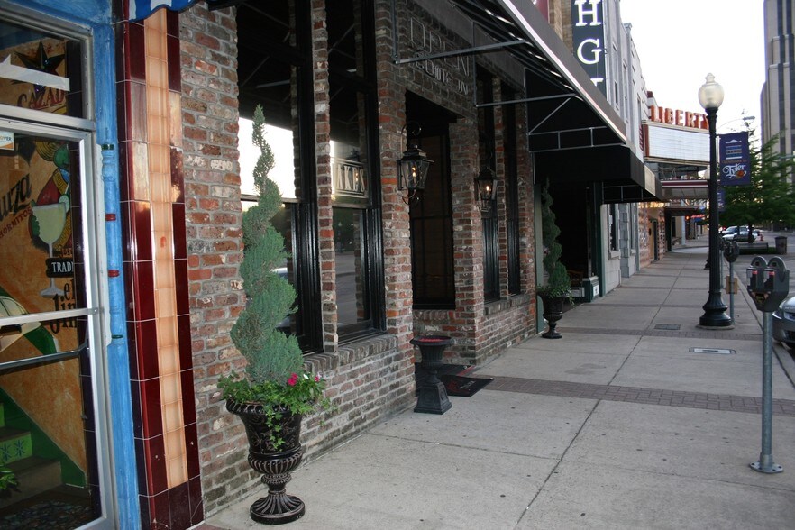 Primary Photo Of 111 E Erwin St, Tyler Storefront Retail Office For Lease