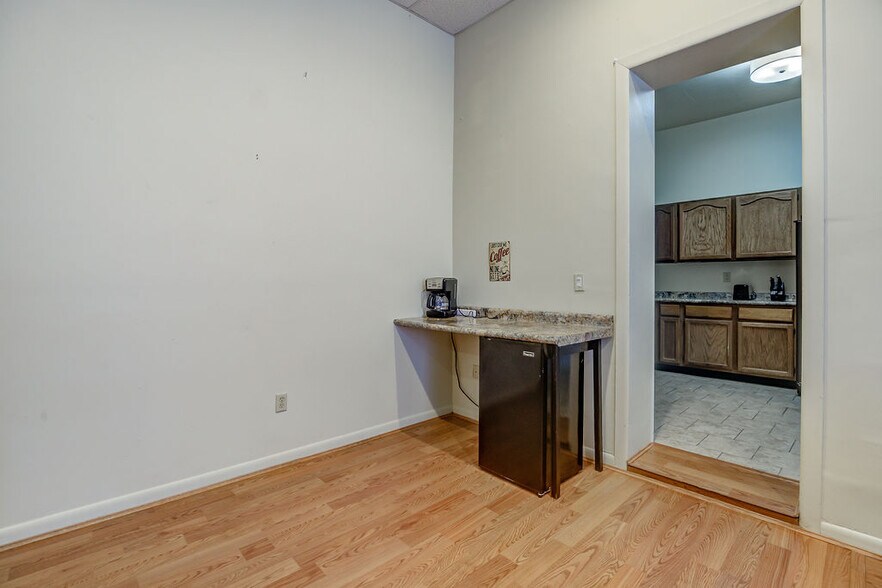 More Photos Of 100 W High St, Oxford Storefront Retail Residential For Sale