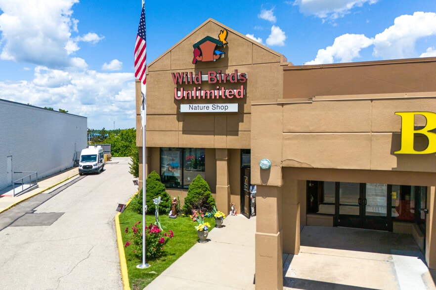 More Photos Of 1102-1192 W Kemper Rd, Cincinnati Unknown For Lease