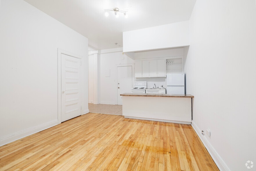 More Photos Of 2310 Rue Guy, Montréal Apartments For Lease