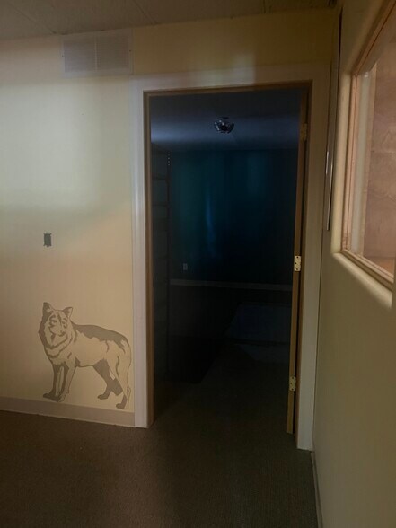 More Photos Of 4221 W Eisenhower Blvd, Loveland General Retail For Lease