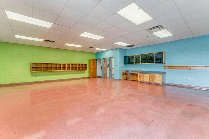 More Photos Of 13 Rome Rd SW, Cave Spring Office For Sale