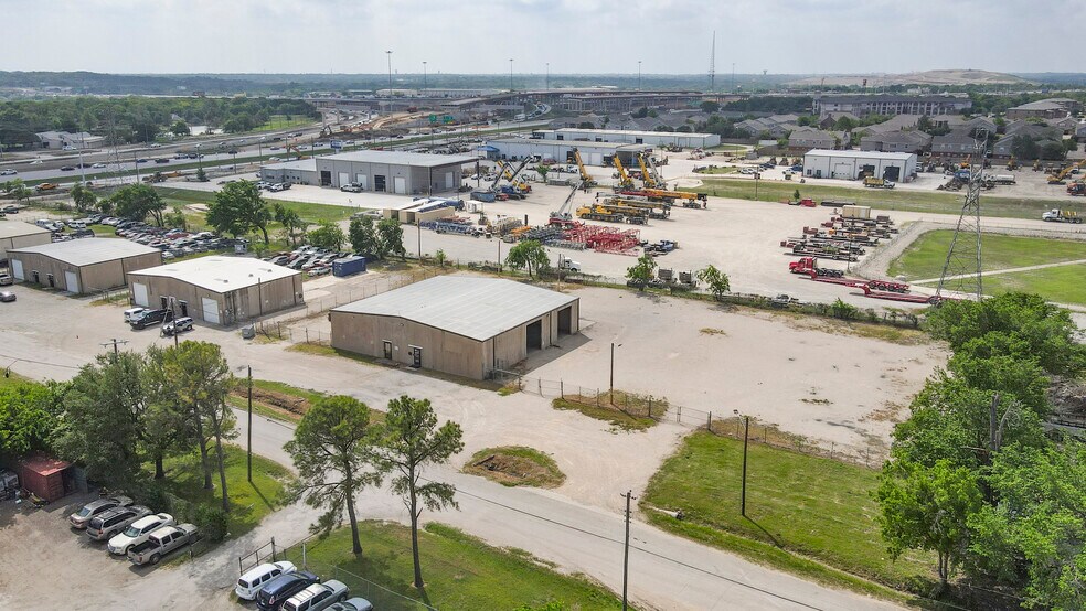 Primary Photo Of 5212 Mosson Rd, Fort Worth Flex For Lease