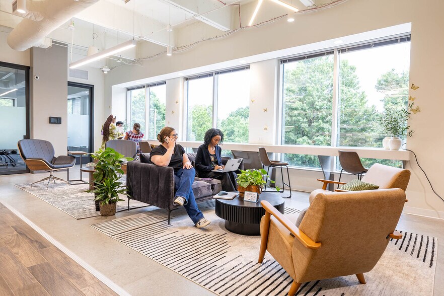 More Photos Of 121 Perimeter Ctr W, Atlanta Coworking Space