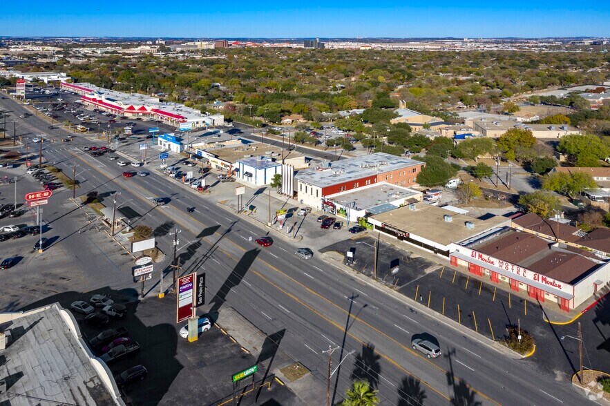 More Photos Of 6836 San Pedro Ave, San Antonio Office For Lease