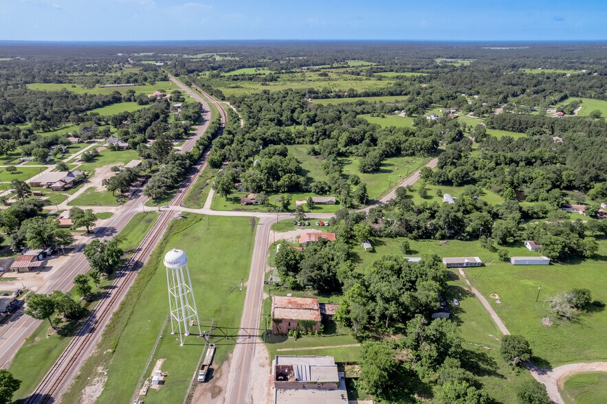 More Photos Of 131 Commerce st, Lovelady General Retail For Sale