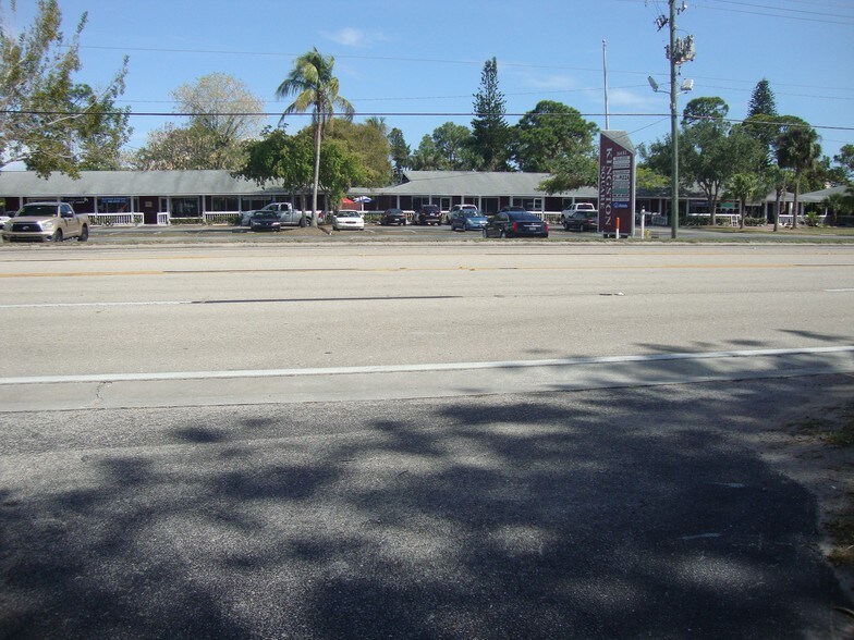 More Photos Of 12851-12853 Banyan Creek Dr, Fort Myers Office For Lease