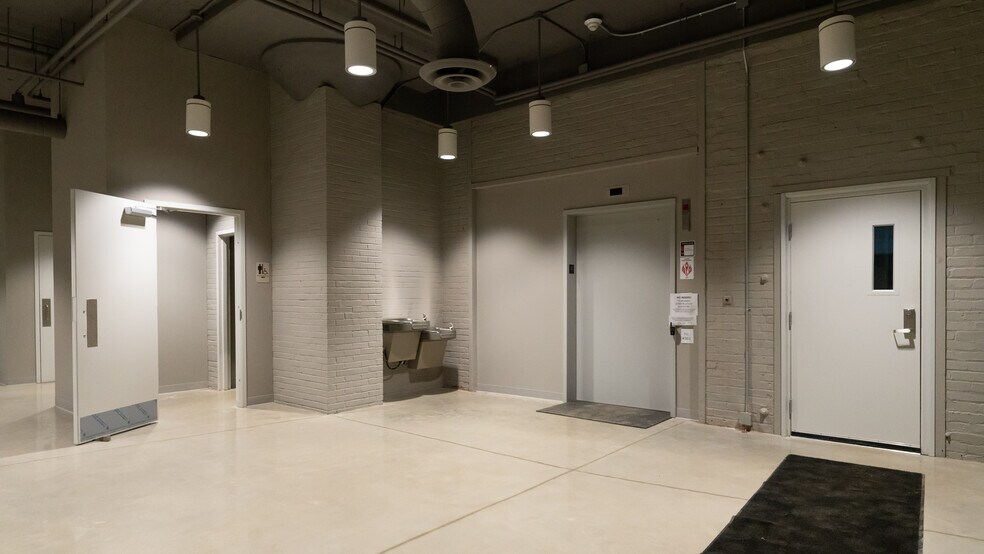 More Photos Of 469 N Sharpsville Ave, Sharon Industrial For Sale