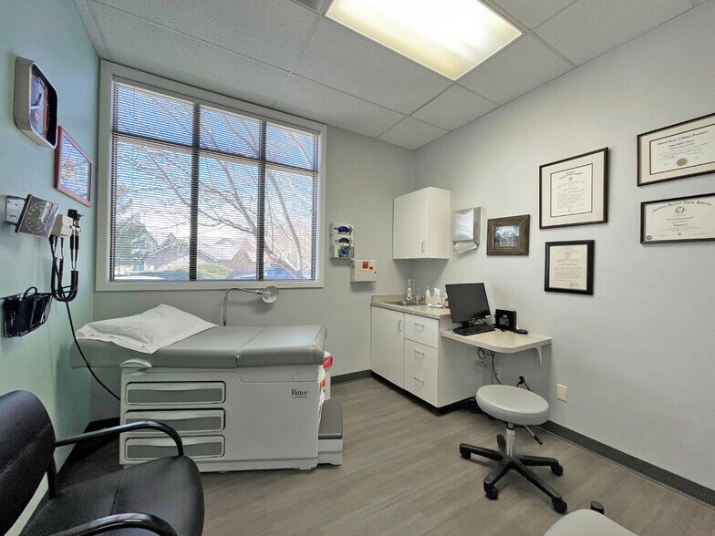 More Photos Of 2021 Battlecreek Dr, Fort Collins Medical For Sale