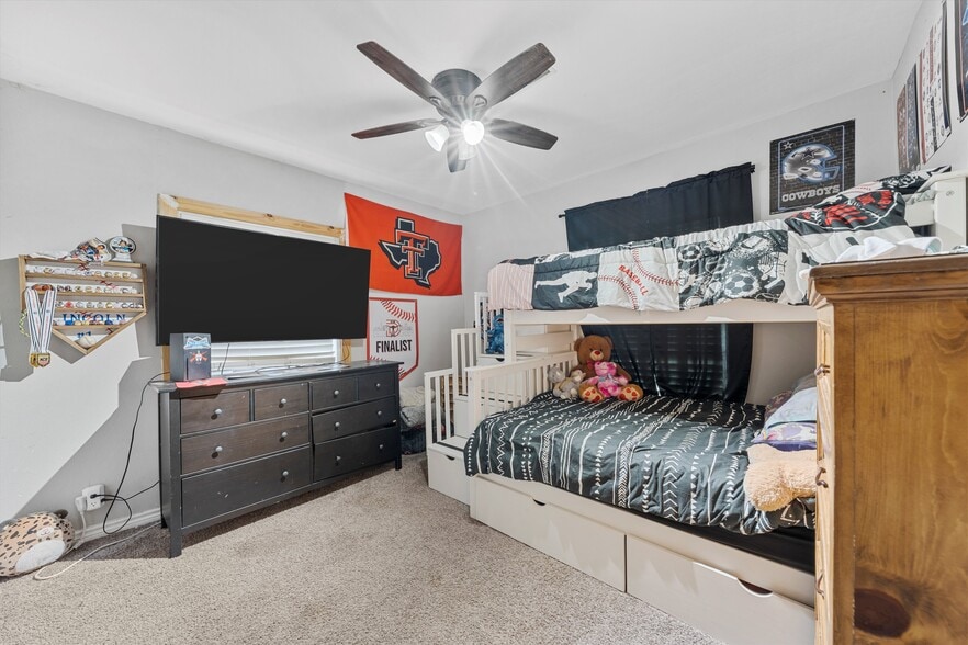 More Photos Of 1020 E Jefferson Ave, Whitney Light Distribution For Sale