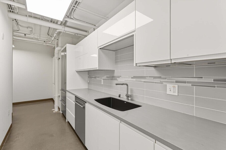 More Photos Of 1717 17th St, San Francisco Apartments For Lease