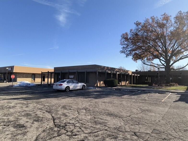 More Photos Of 1640-1646 45th St, Munster Office For Sale