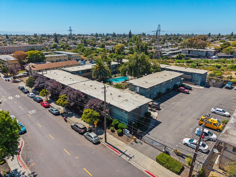 More Photos Of 550 Berry Ave, Hayward Apartments For Sale