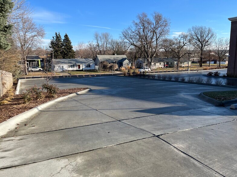 More Photos Of 8012 W Dodge Rd, Omaha Freestanding For Sale