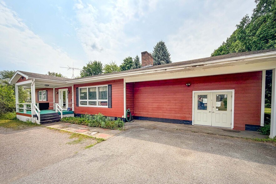 Primary Photo Of 258 Shunpike Rd, Williston Showroom For Lease