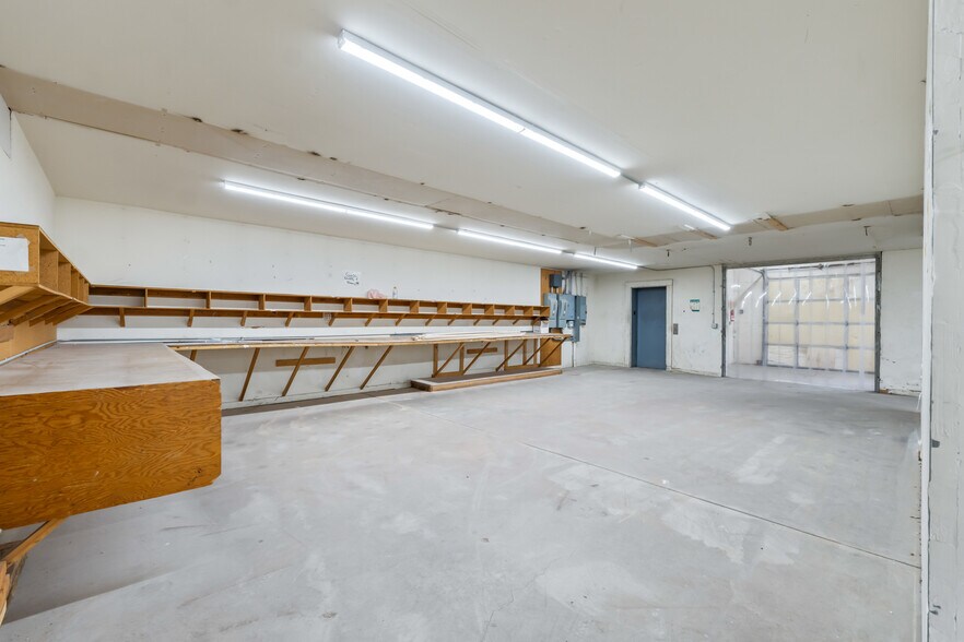 More Photos Of 703 N 7th St, Chewelah Manufacturing For Lease