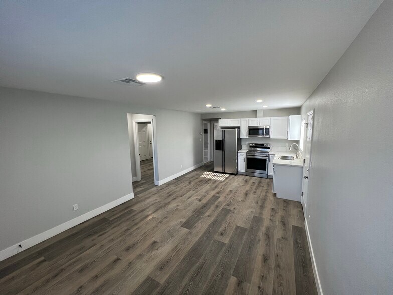More Photos Of 3662 Park St, Las Vegas Industrial For Sale