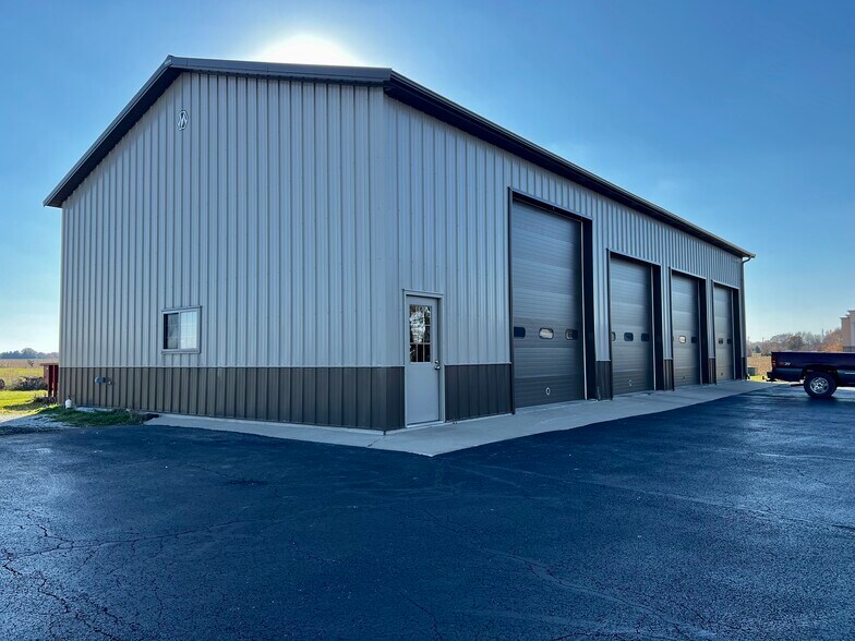 More Photos Of 1719 E Jackson St, Macomb Auto Dealership For Sale