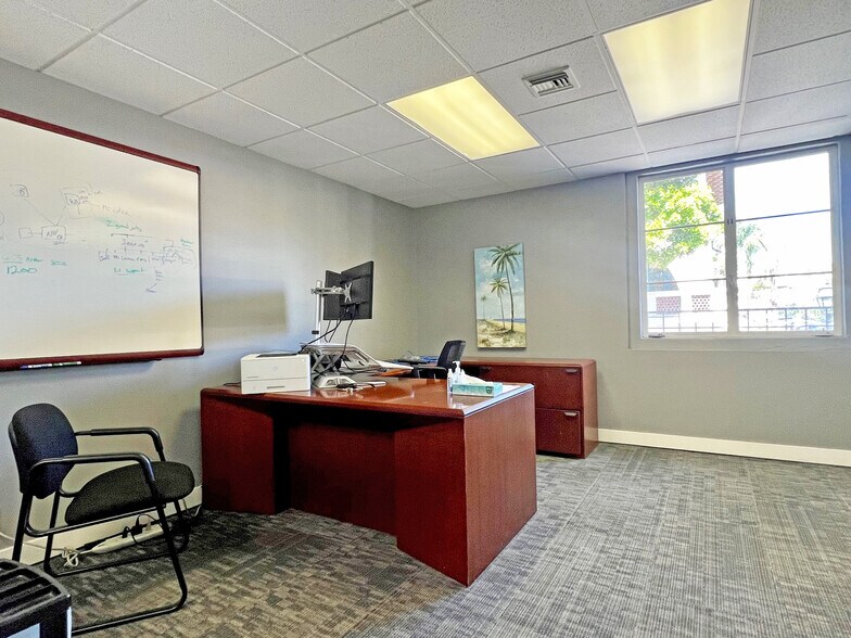 More Photos Of 25 W Anapamu St, Santa Barbara Office For Lease