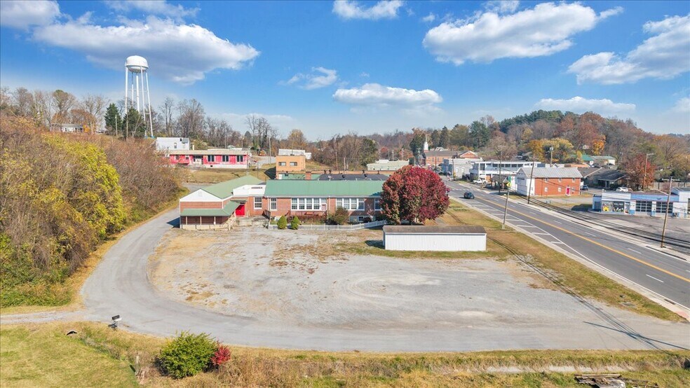 More Photos Of 5383 Lee Hwy, Troutville Freestanding For Sale