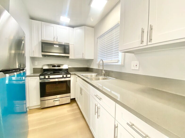 More Photos Of 5724-5726 La Mirada Ave, Los Angeles Apartments For Sale